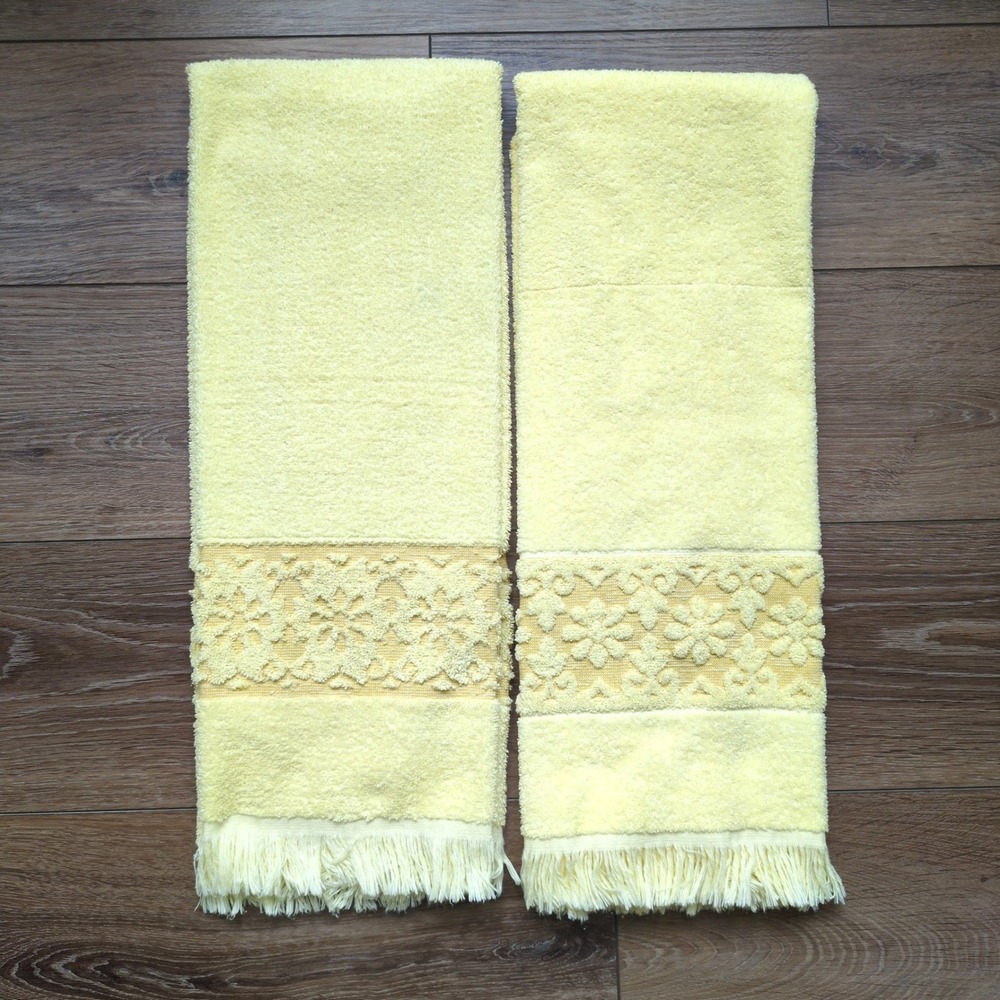 Vtg Sculpted Floral Yellow Bath Towels Fringed Retro 70s Groovy Set of 2 Large